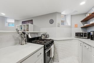 Ukrainian Village 2 BD 2BA - Steps from Division condo - 8