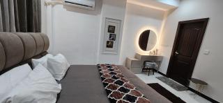Luxury 2BR, Self Check in Netflix H-13 Islamabad - 8