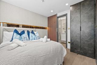Luxury 3 Bed Modern Design Home Guildford, Chic Spacious Design - Sleeps 8, Free Parking! Pet Friendly, Great for groups- By Blue Puffin Stays - 5