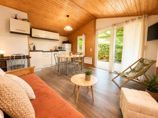 Chalet 6 pers aux Hameaux de Miel Piscine et Lac - 0