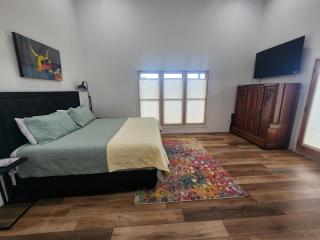 LG's Over White River - 4 Bedroom 3 Bath Spacious House - 8