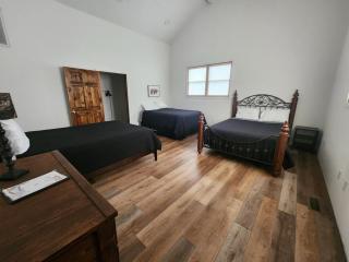 LG's Over White River - 4 Bedroom 3 Bath Spacious House - 7