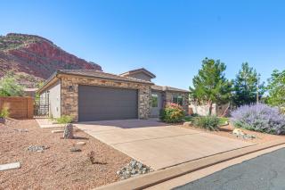 Red Rock Views, Pool Access! Zion Nat’l Park Base - 9