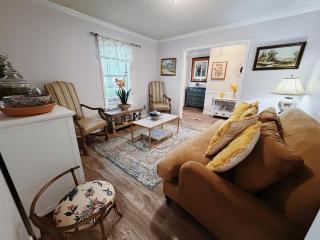 Spacious 3BR Retreat Near VSU, SGMC & Moody - 2