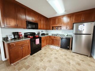 Perfect I-75 Stop 3BR2BA, Near VSU & Moody AFB - 3