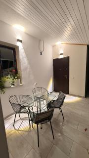 Mateo Holiday Apartments - 9