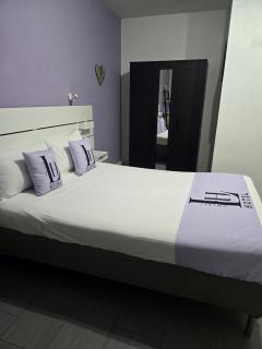Hotel Living - 1