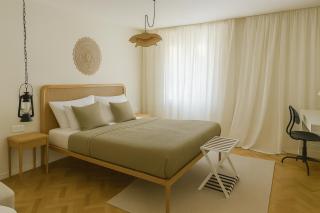 Boutique Heritage Home 4M - Steps from the Sea - 7