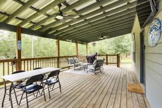 Fire Pit & Yard! Rayburn Country Resort Escape - 9