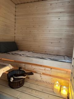 Stunning studio in the heart of downtown Sauna, WiFi, Netflix, Free Parking - 9