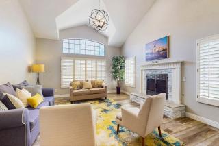 Desert Ridge Retreat - 1