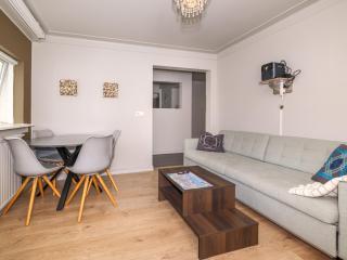 Bright flat with stunning view! - 2