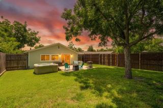 2 Kings Hot Tub Modern Cottage Hill Country - 5