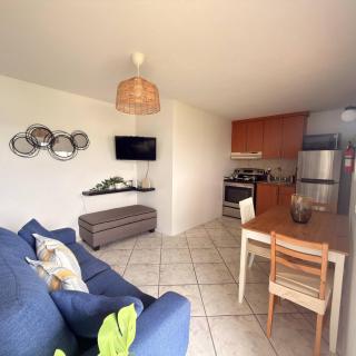Spacious 2BR Apt - Kitchen - Laundry - WiFi - 2