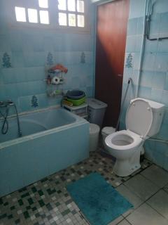 Chambre double chez l' habitant avec parking gratuit et salle de bain commune - 1