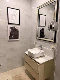 The Citadel Luxe Apartment - JHB - 6