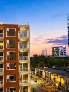 The Villages Clark By J A Interiors and Stays 5 mins away to Casino and Aqua - 5