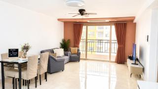 The Villages Clark By J A Interiors and Stays 5 mins away to Casino and Aqua - 2