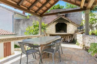 Apartments with parking space Sutivan, Brac - 2846 - 1