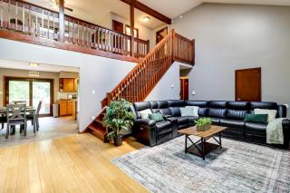 Lake Access & Private Hot Tub at Poconos Home! - 3