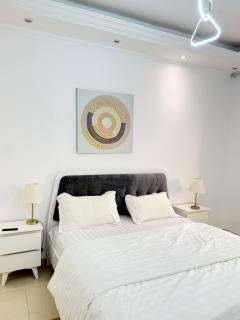 Chic Apartment with Direct View of the Promenade - 6
