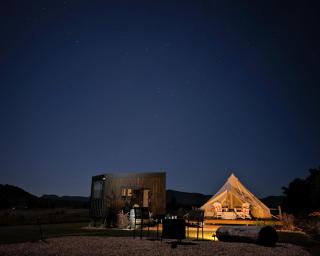 Glamping Vineyard Getaway with Luxury Amenities - 9