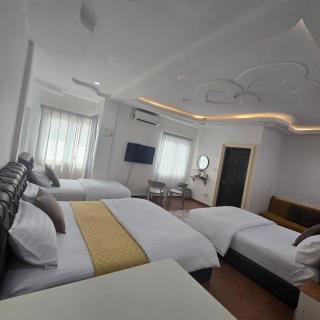 Magnificent White House Semporna - 8