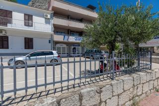 Apartments with parking space Omis - 25816 - 9