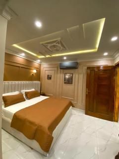 Multiple Luxury Apartments in Bahria Town Lahore - 0
