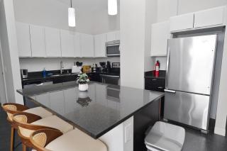 2BR Modern Westown mins from Fiserv & Riverwalk - 9