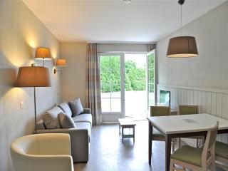 2-Guest Retreat with Hot Tub - 9