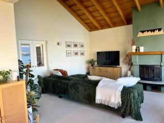 Lakefront Home with Sauna - 8