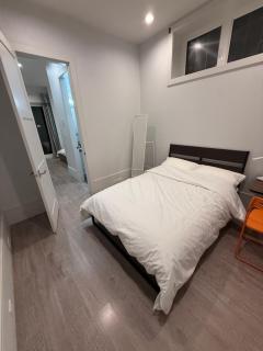 Cozy Private Suite Near UBC & Beaches - 2