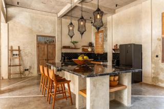 5BR Villa Sea Breeze - Luxury Coastal Estate - 3