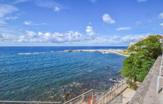 1 Bedroom Cozy Apartment In Sparvasile - 5