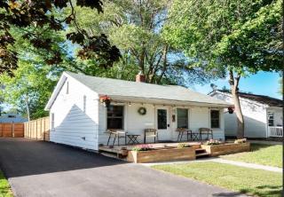 Collingwood Home - Private HotTub FirePit & BBQ - 5
