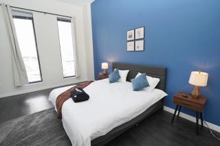 Downtown Milwaukee 3BR Balcony,5 min Public Market - 5