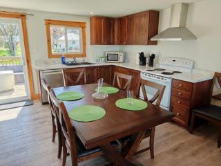 Kawartha Cottage | Canal Lake - 4