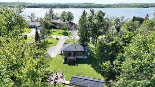 Kawartha Cottage | Canal Lake - 0