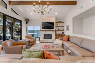 4BR Lakefront Escape for 12 w Hot Tub & Patios - 2