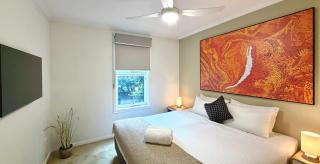 Garden Oasis - Spacious 3-Bedroom Apartment - 1