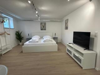 Souterrainwohnung - Perfekt für 2! Flughafen Küche - 0