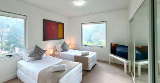 Bright and Spacious 4-Bedroom Apartment with City Views - 4