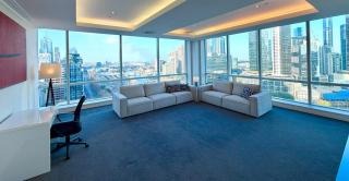 Penthouse with Amazing Views & Three En-Suites - 9