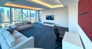 Penthouse with Amazing Views & Three En-Suites - 5