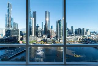 Penthouse with Amazing Views & Three En-Suites - 2
