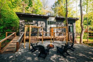 New Unique Silo with Hot Tub & King Beds Sleeps 6 - 4