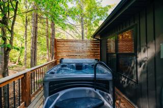 New Unique Silo with Hot Tub & King Beds Sleeps 6 - 3