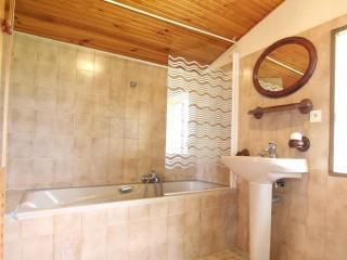 Maison avec cheminée et grand terrain, proche nature et randonnées - FR-1-582-239 - 6