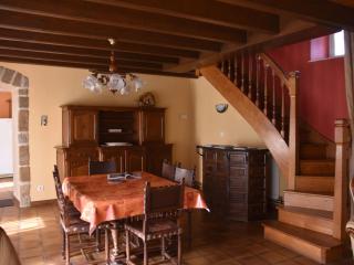Maison avec cheminée et grand terrain, proche nature et randonnées - FR-1-582-239 - 2